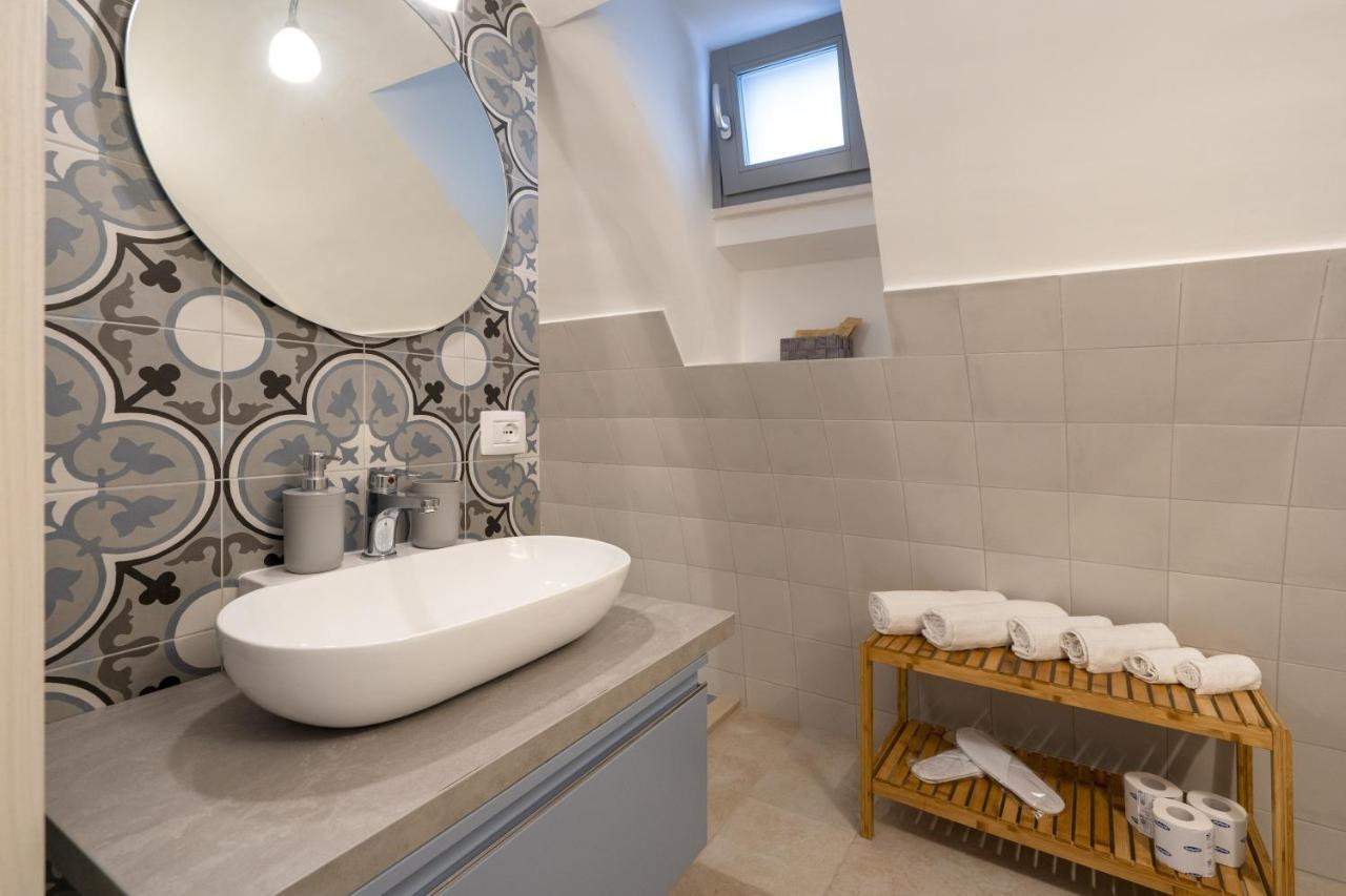 Suite La Scala Del Borgo Cisternino Εξωτερικό φωτογραφία