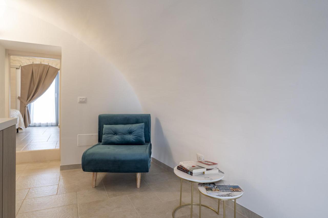 Suite La Scala Del Borgo Cisternino Εξωτερικό φωτογραφία